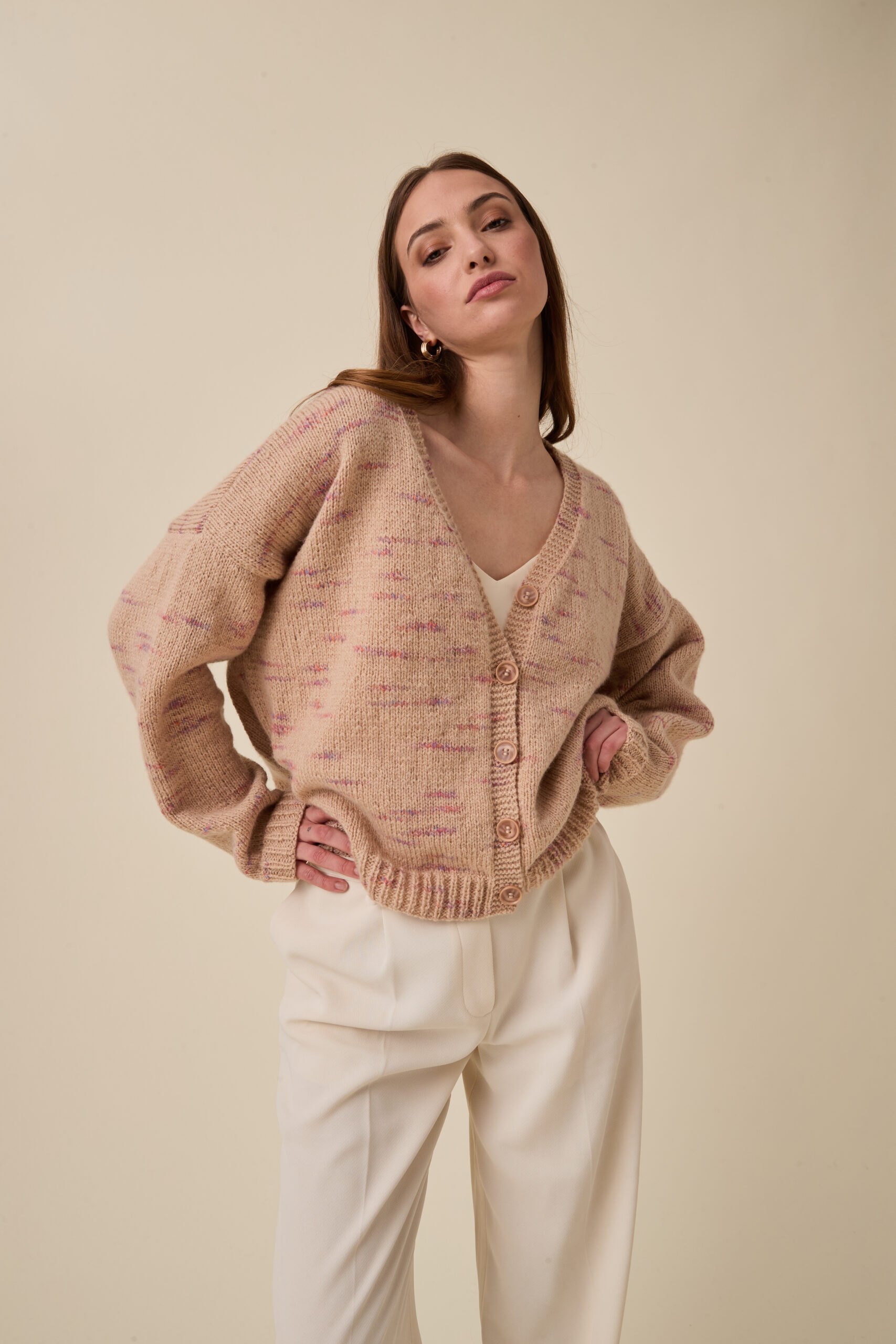 10961 Flare V Neck Cardigan img2